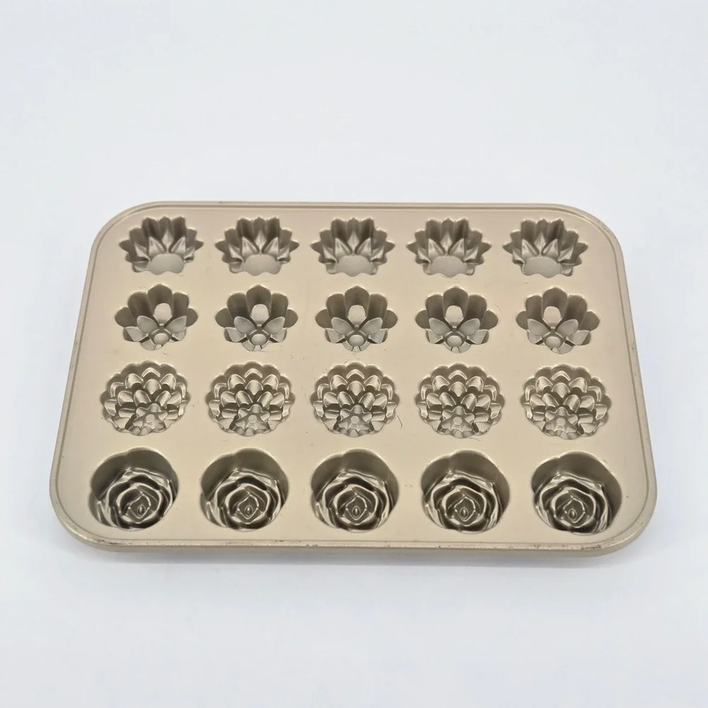 Nordic Ware Petits Fours Pan Cast Aluminum Floral Cakelet Mold 20 Cavity Gold